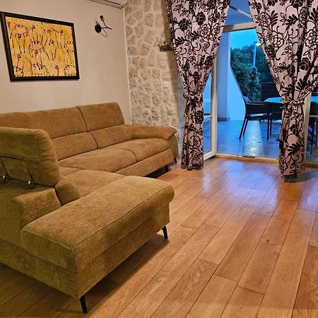 Jeger Apartment *